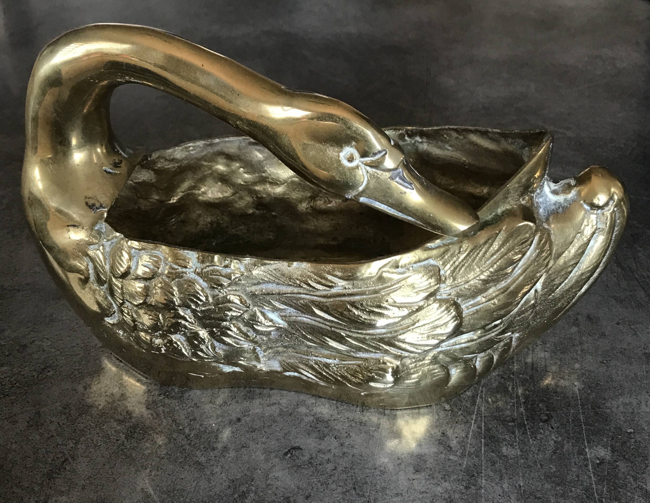 Vintage swan pocket emptier cachepot in gilded brass