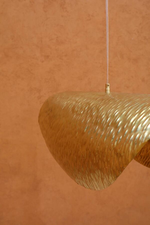 Suspension en laiton en forme de lotus fait-main