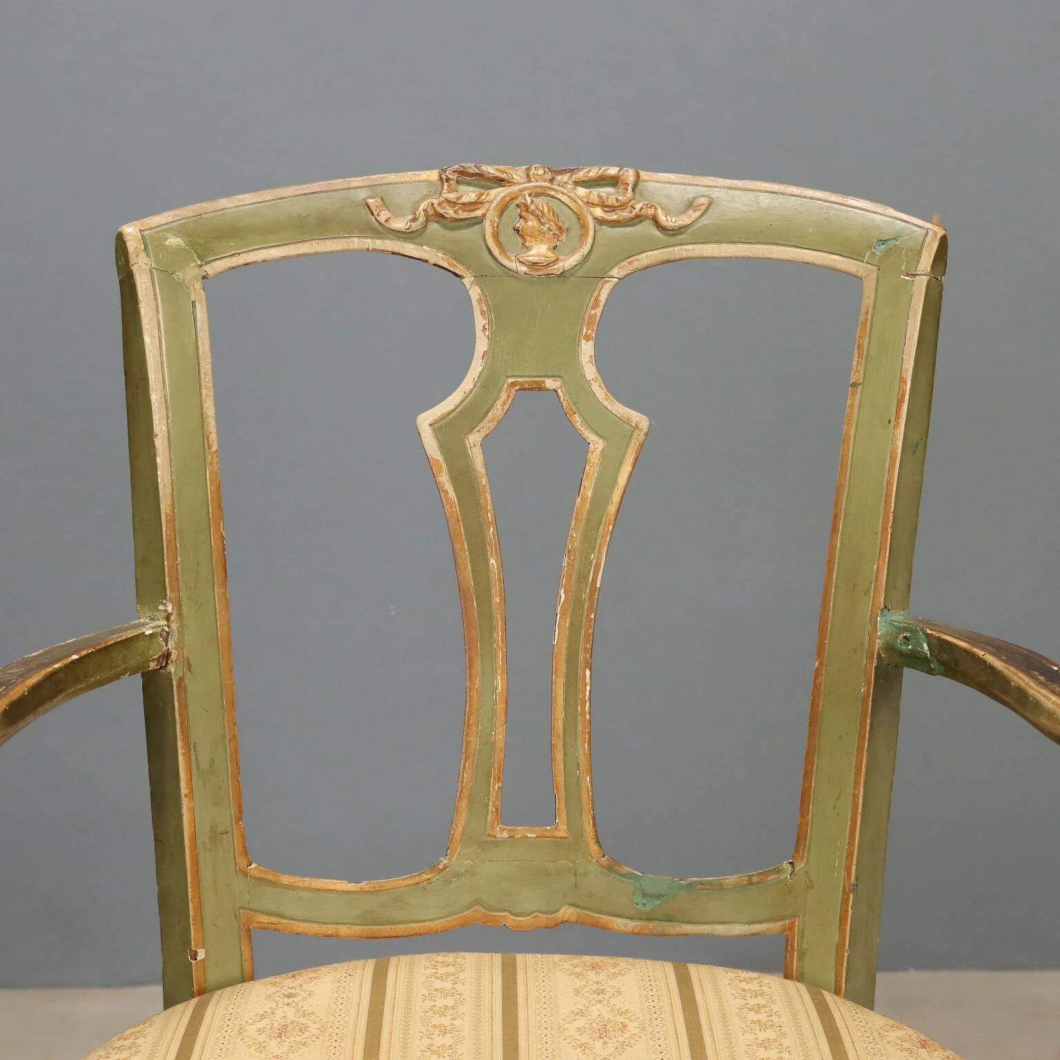Neoclassical Venetian armchair from the 18th century.