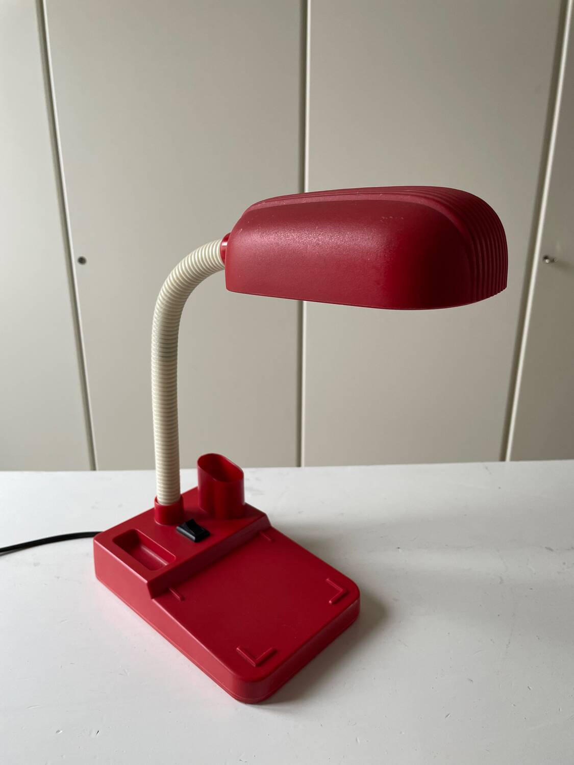 Vintage red articulated desk lamp Italy
