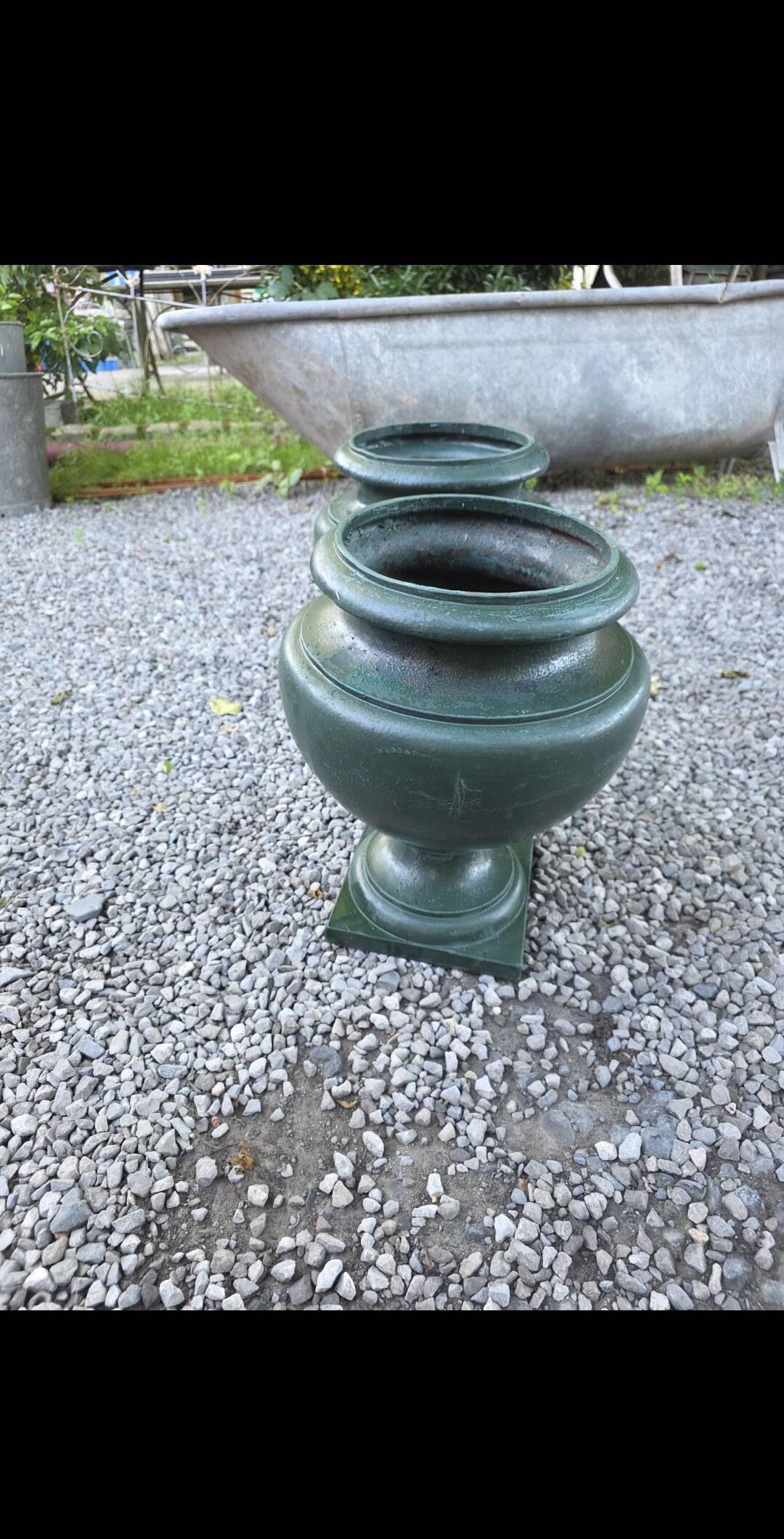 Paire de vases medicis en fonte du XIXème