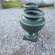 Pair of Medici vases in cast iron from the 19th century.