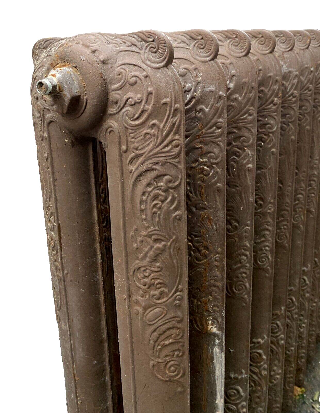 Radiateur ancien a lames fleuries en fonte de fer XX siècle