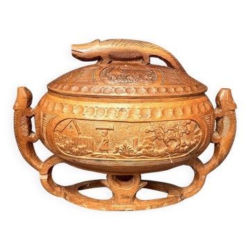 Ancien pot, soupière en bois sculpté décoré d'un lézard, Asie Océanie