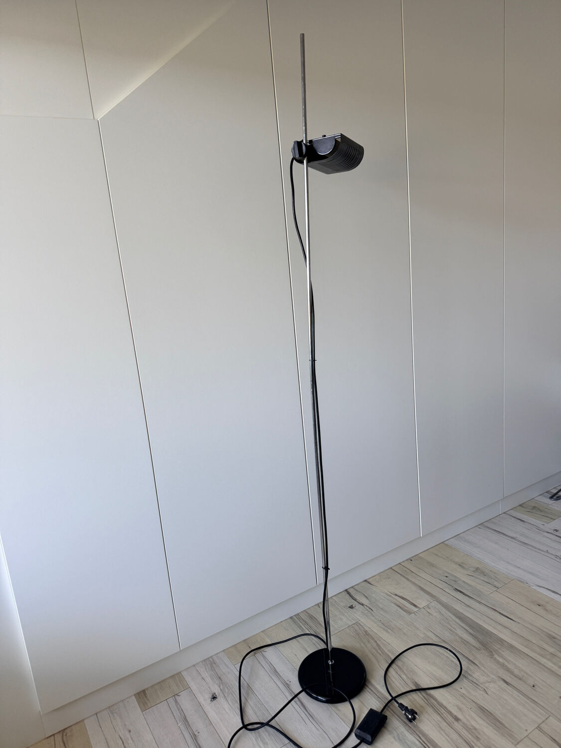 Colombo Floor Lamp – Joe Colombo for Oluce – vintage Italian design –