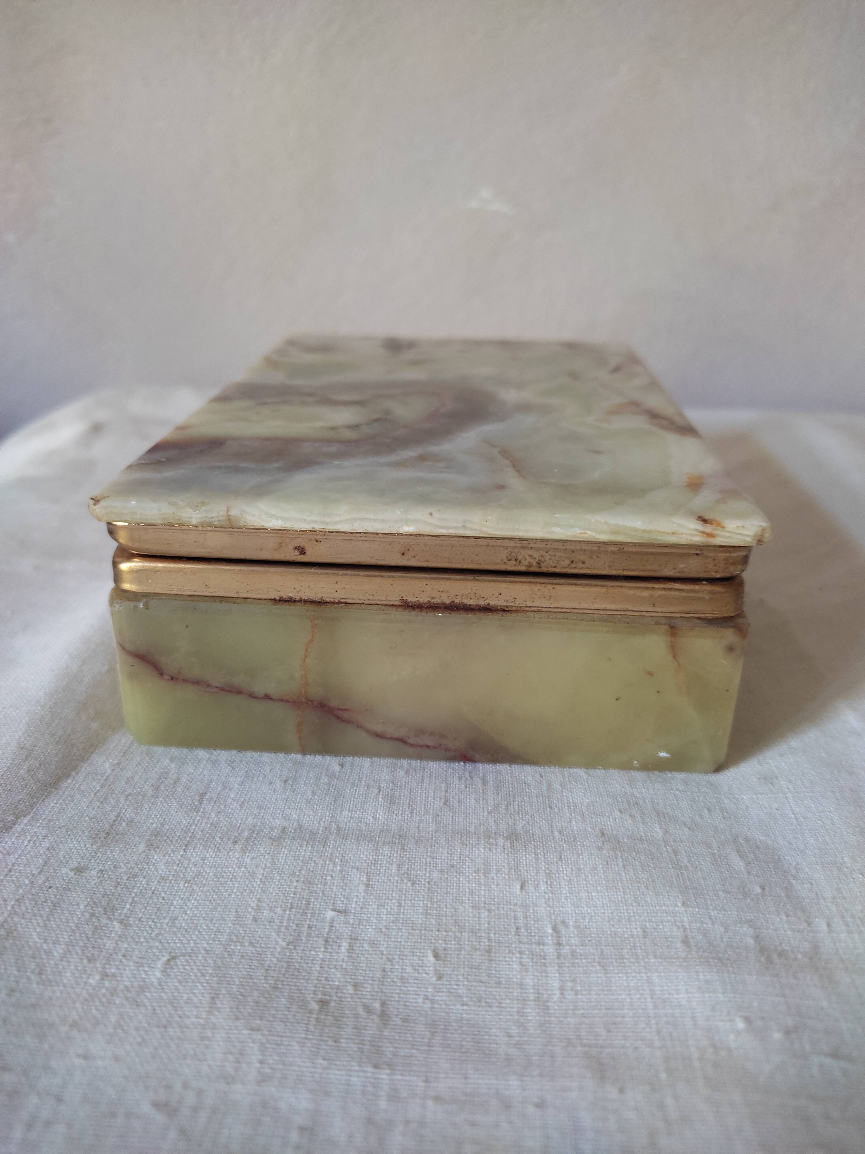 Onyx marble box