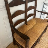 Wood and straw banquette
