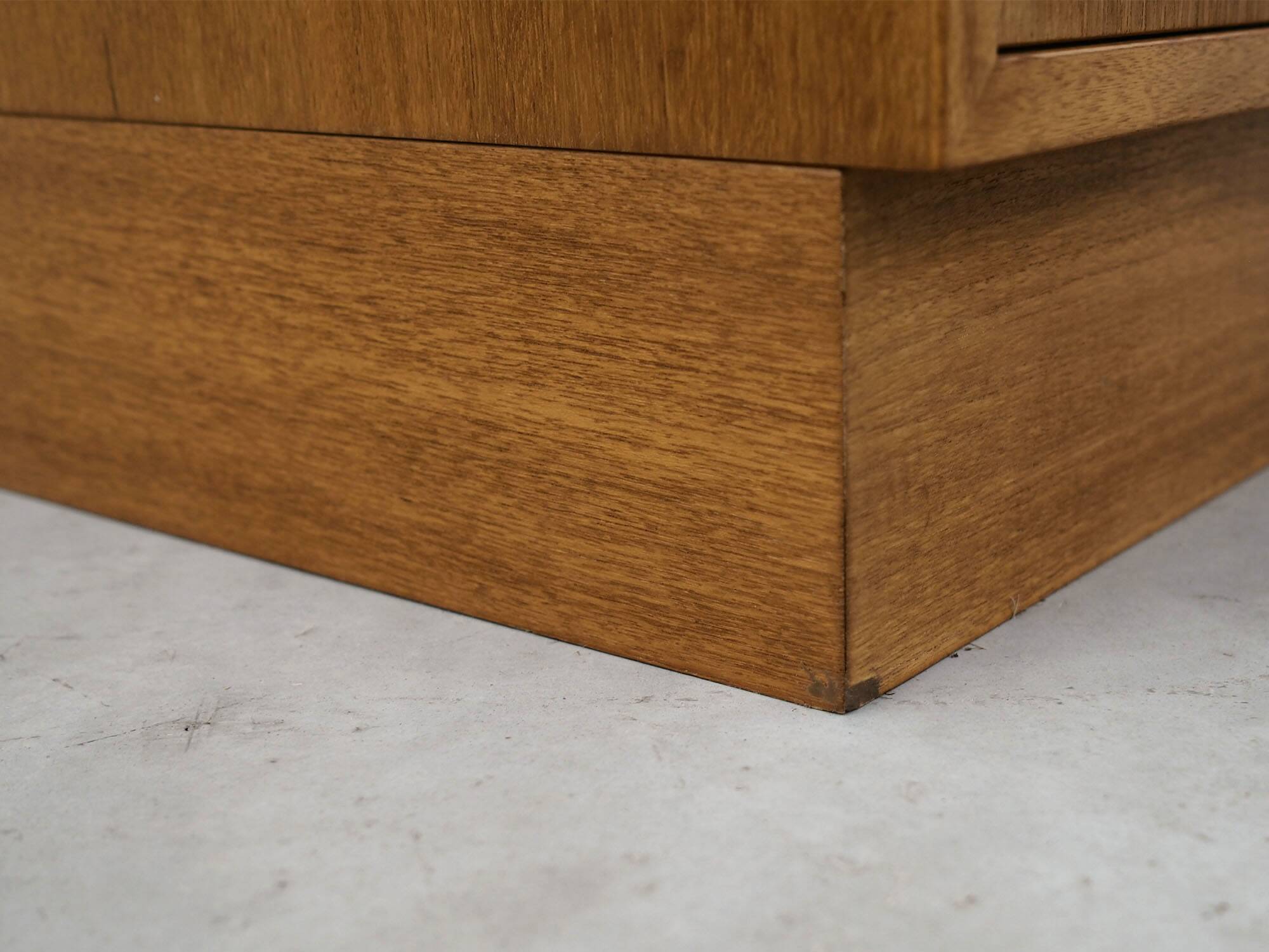 Commode en frêne, design danois, années 70, production : Danemark