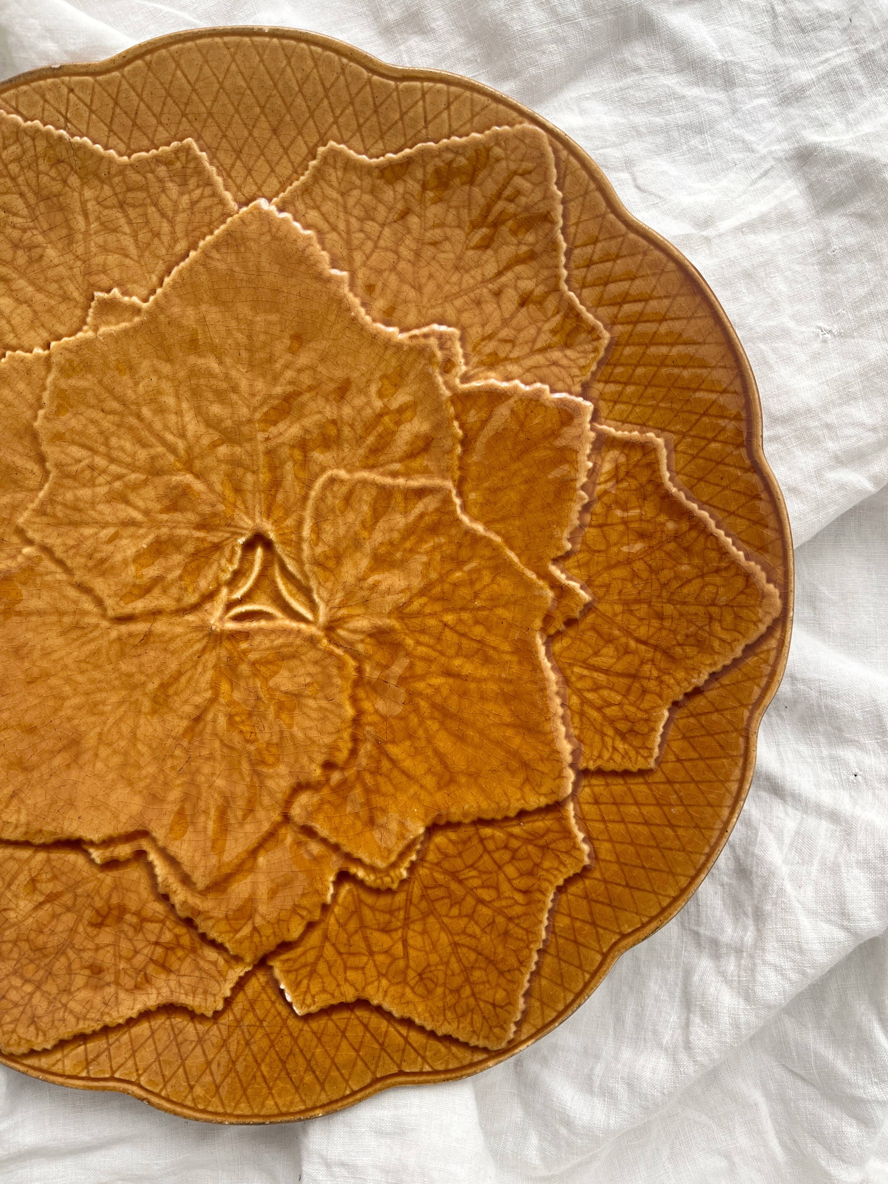 Round earthenware dish with vine leaves, Gien creation, Primefleur vintage