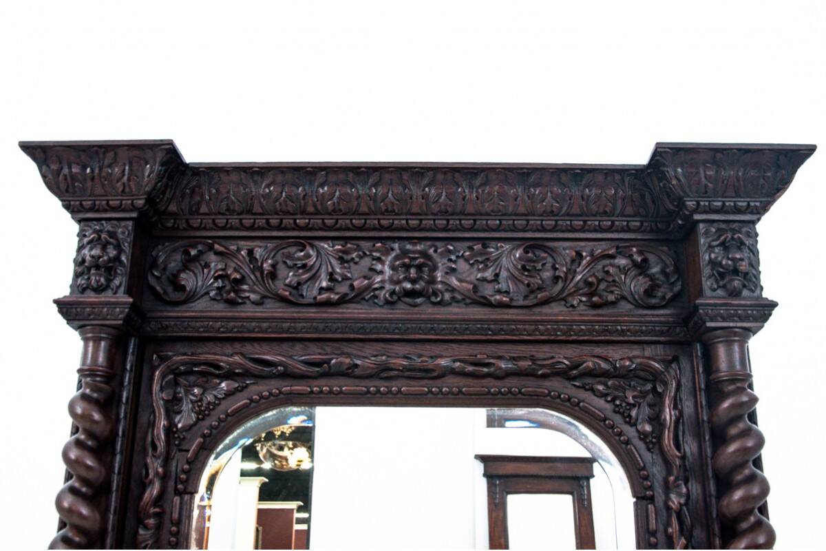 Armoire de chasse, France, vers 1890.