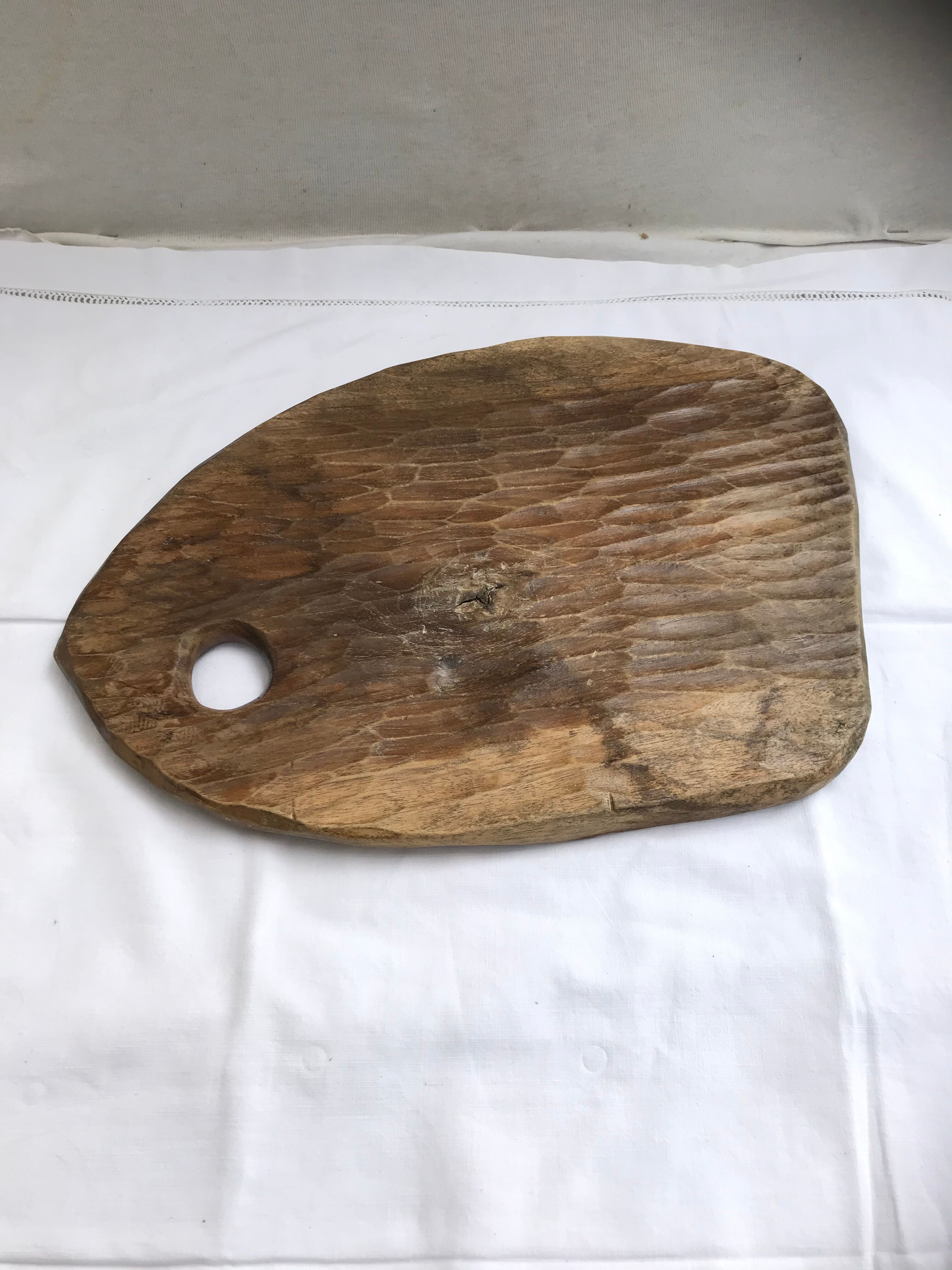 Ancient palette of painter raw wood sculpted vintage decoration