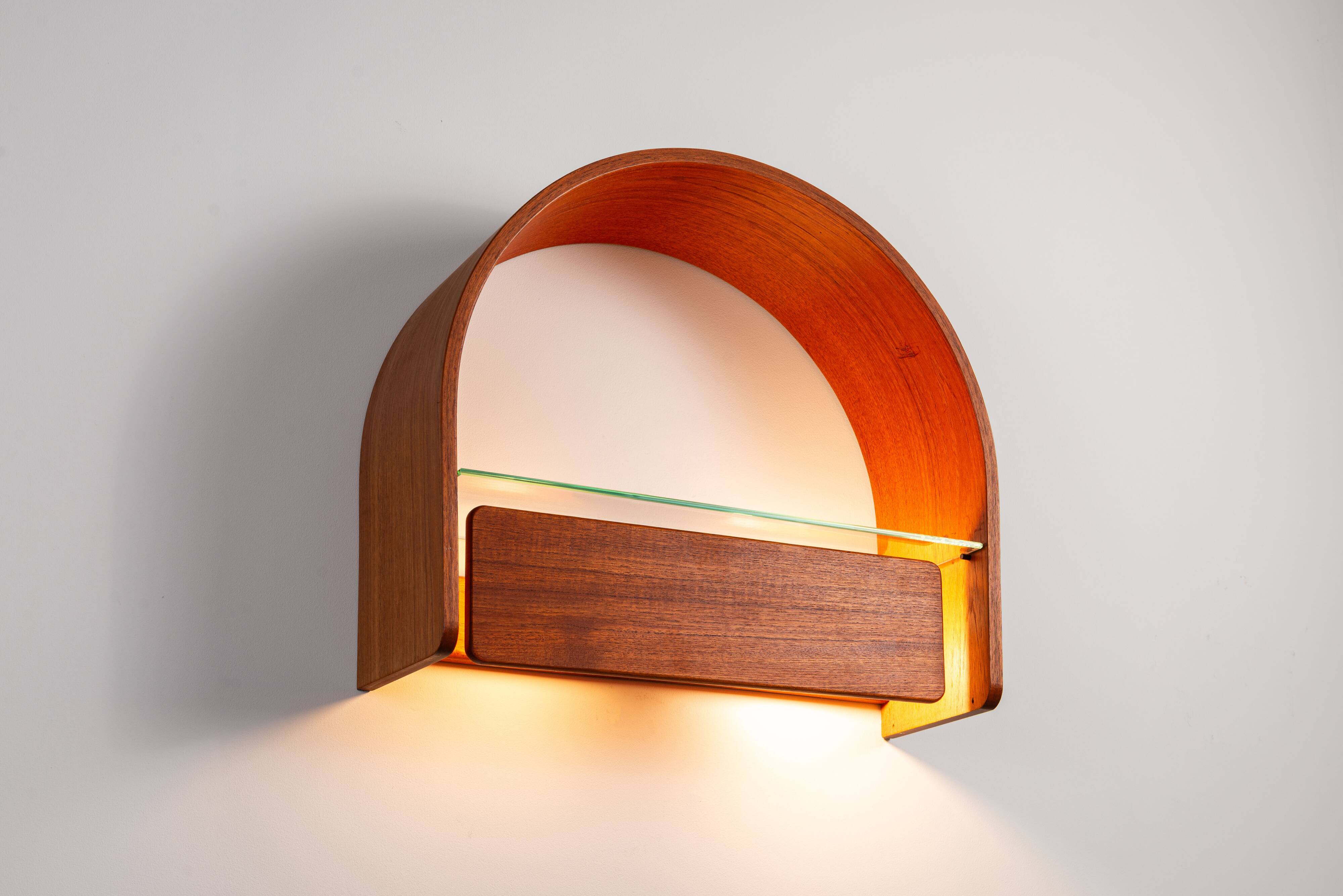 Domus wall console with lighting and glass