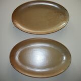 Set of oval stoneware dishes