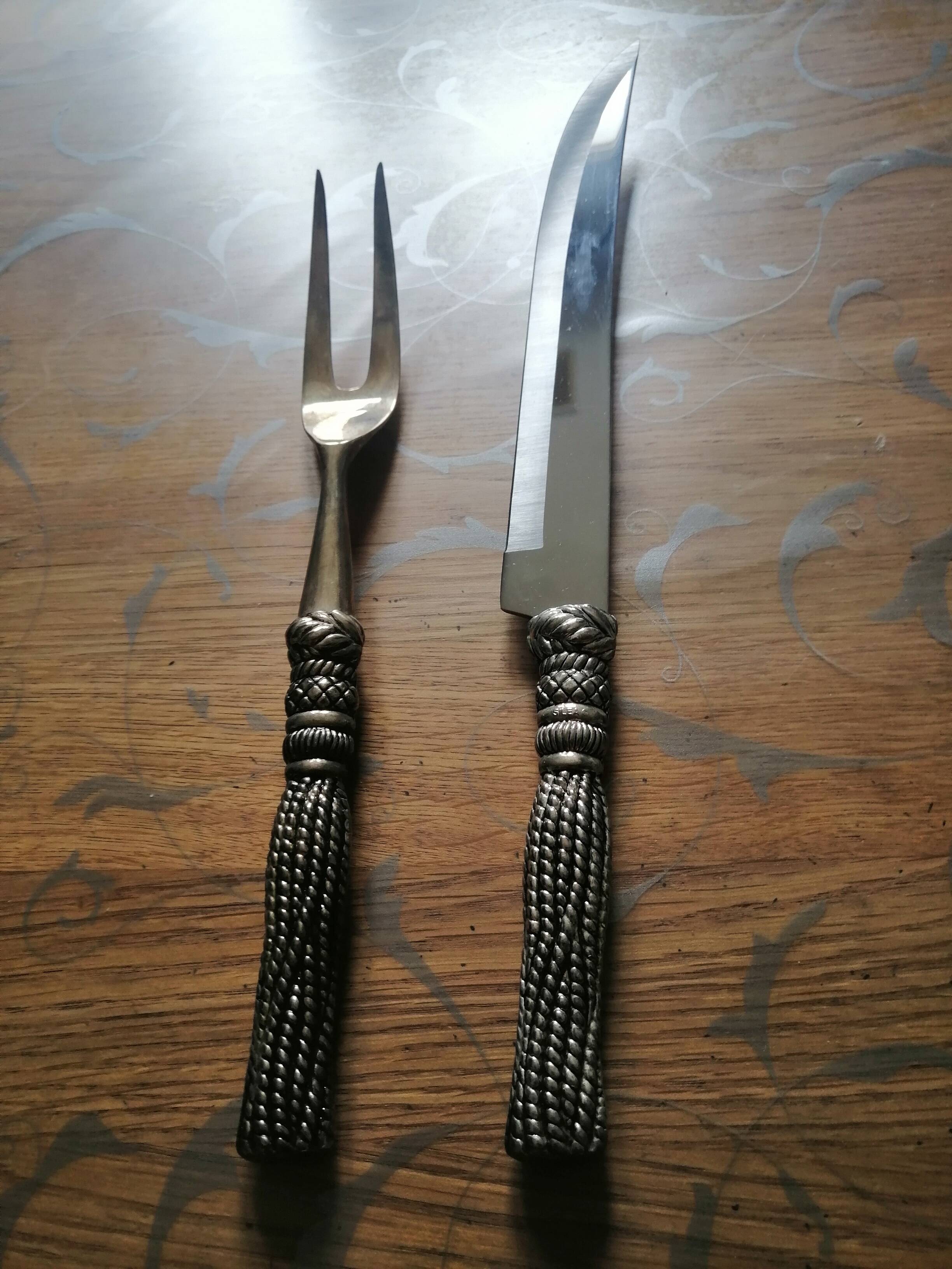 Service to cut silver-plated metal cartisane