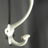 Enamelled cast iron hook