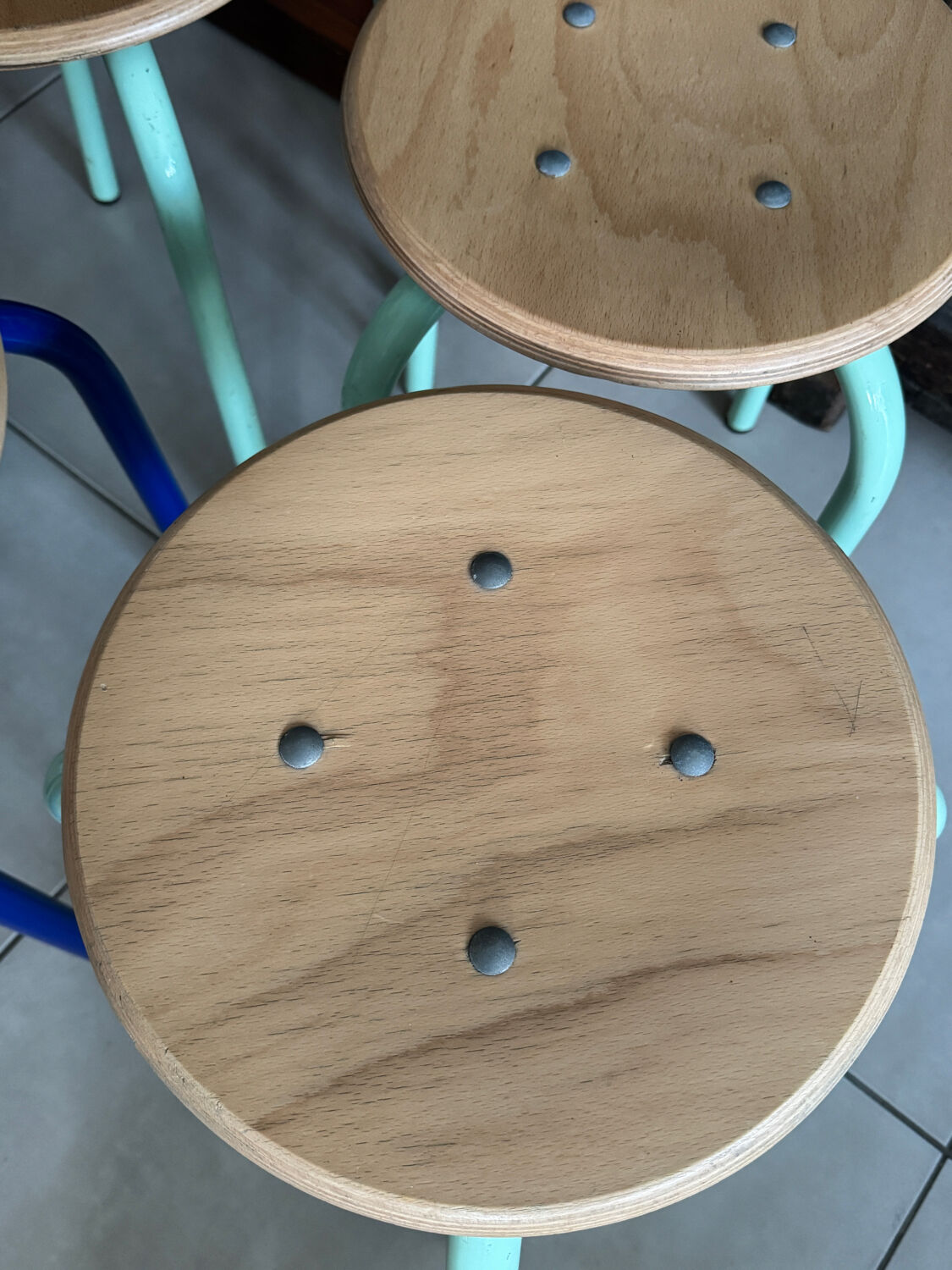 4 tabourets d’école vintage