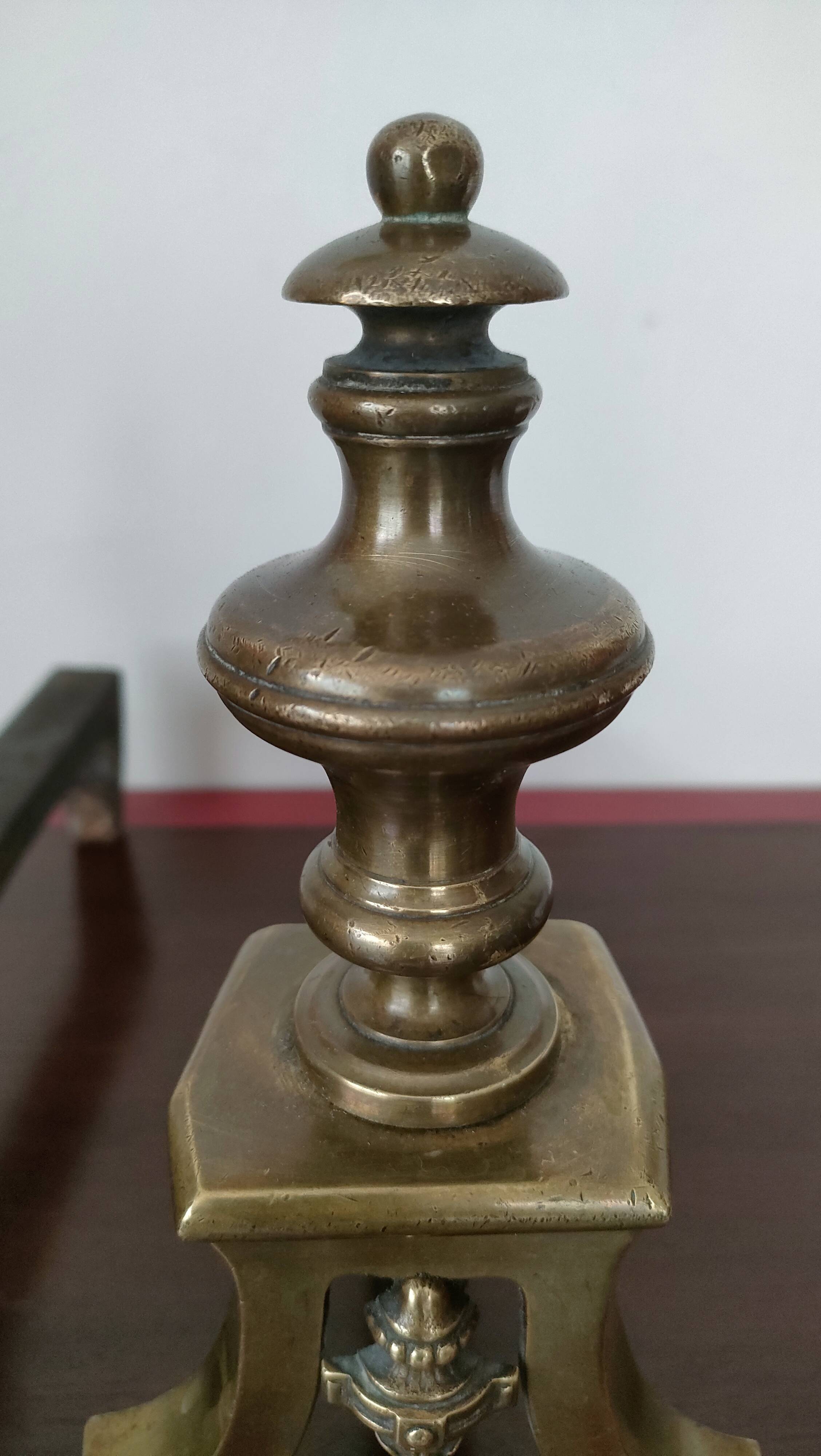 Pair of Louis-Philippe andirons with Caryatids - Bronze, cast iron - 19th century