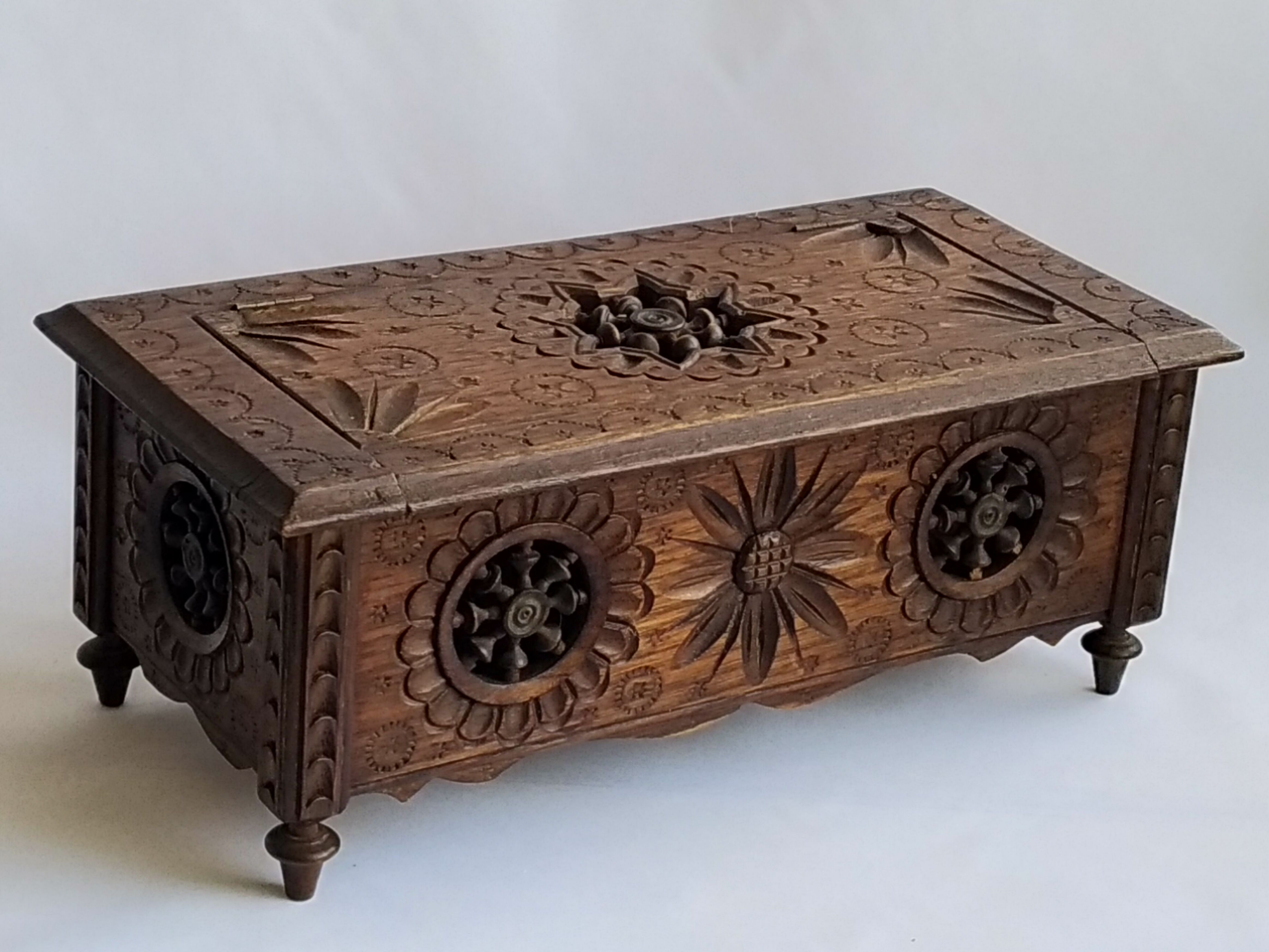 Carved wooden box - 20th
