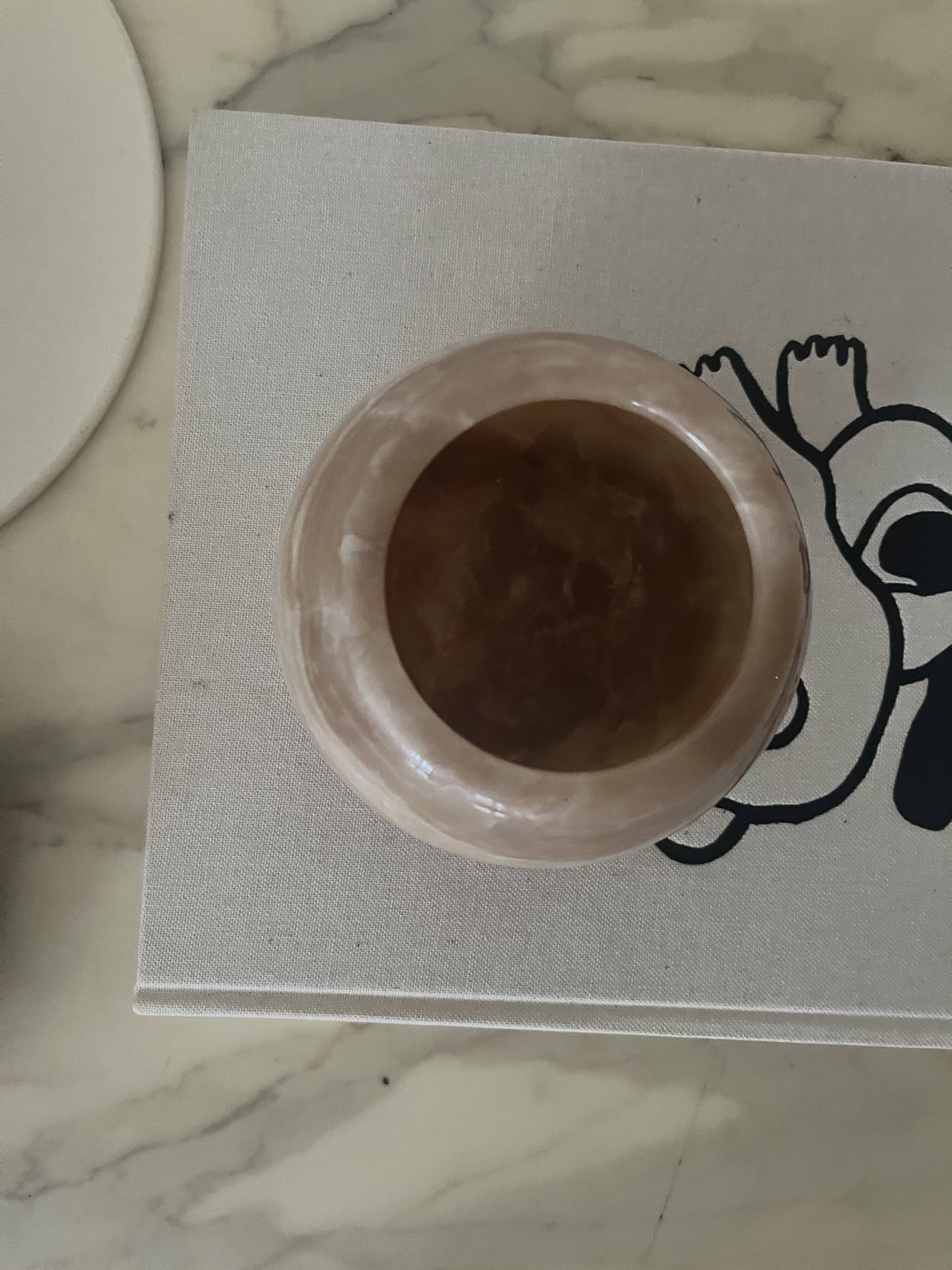 Vase boule rond en marbre beige, Italie 1970