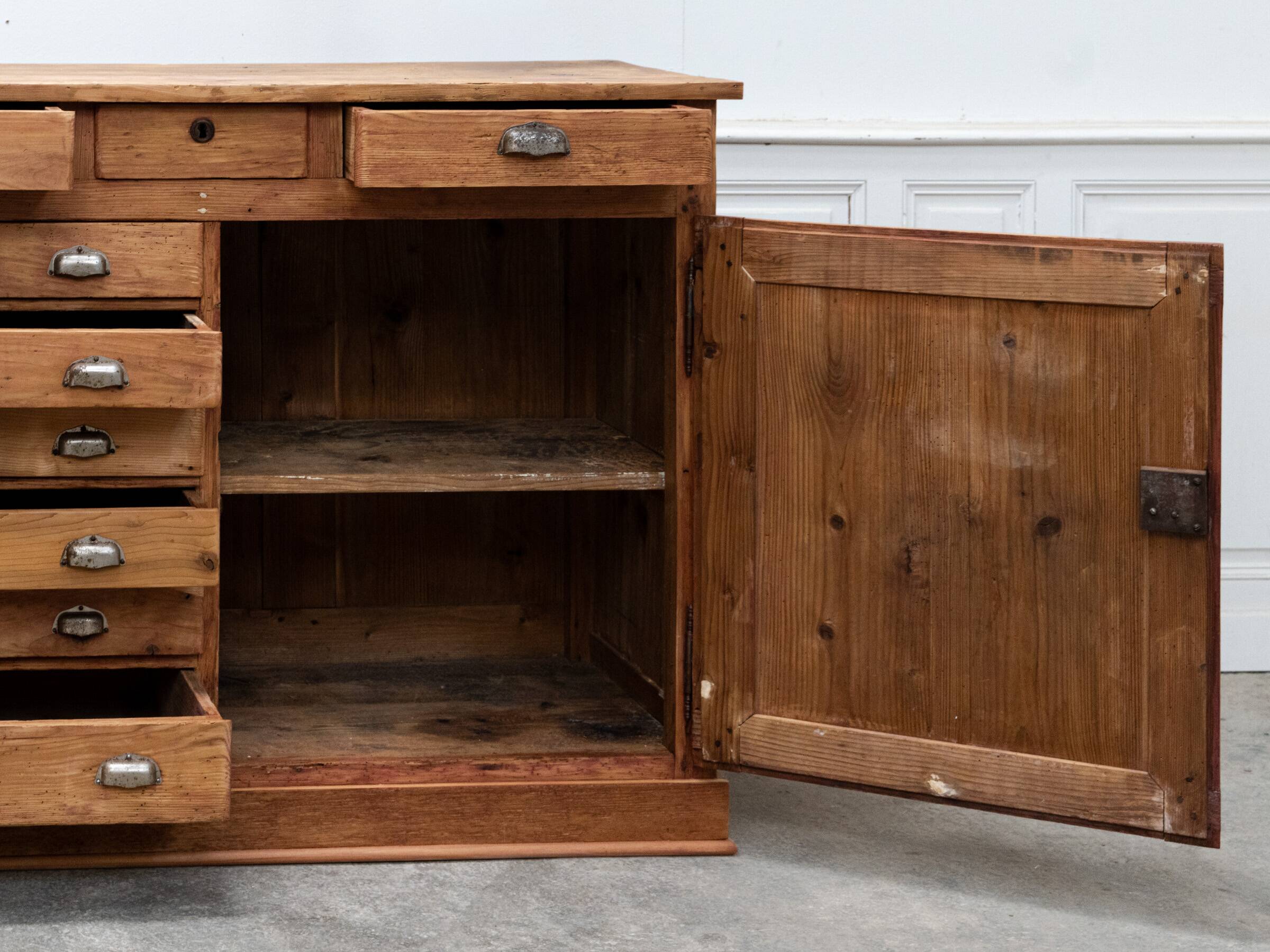Old workshop furniture from 1930 in fir wood.