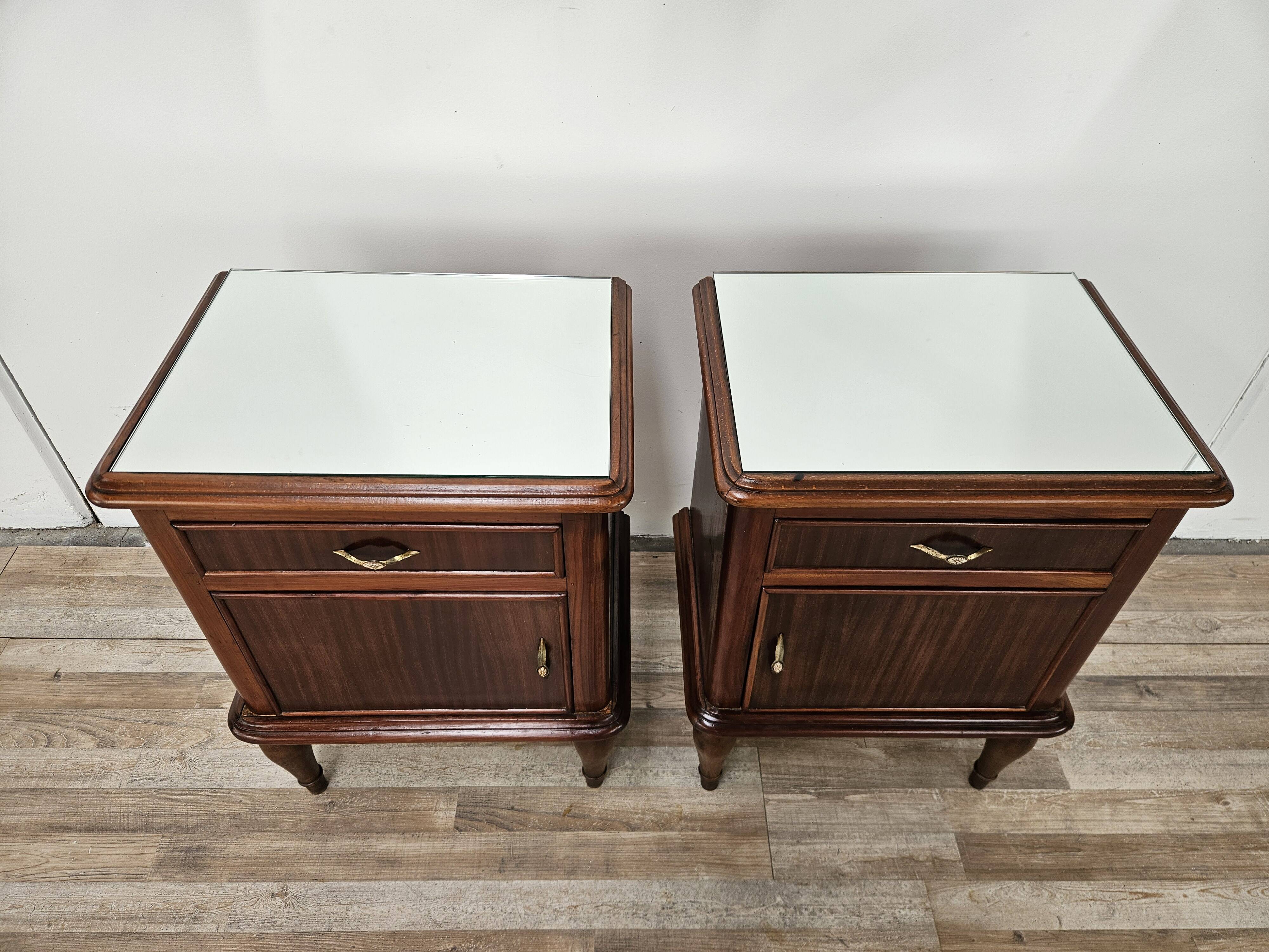 Pair of 1950s Art Decò bedside tables with mirrored top