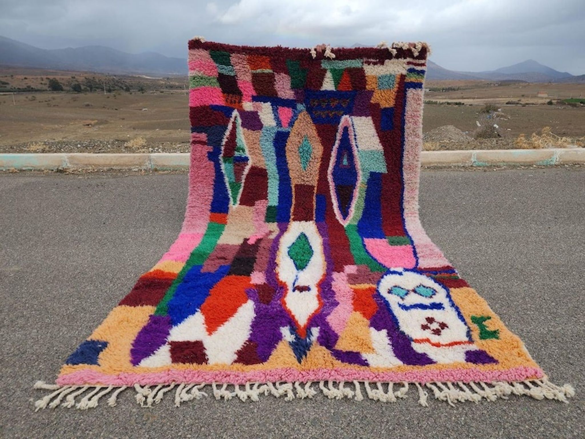 Grand tapis berbère marocain multicolore 350x200 cm – motifs géométriques