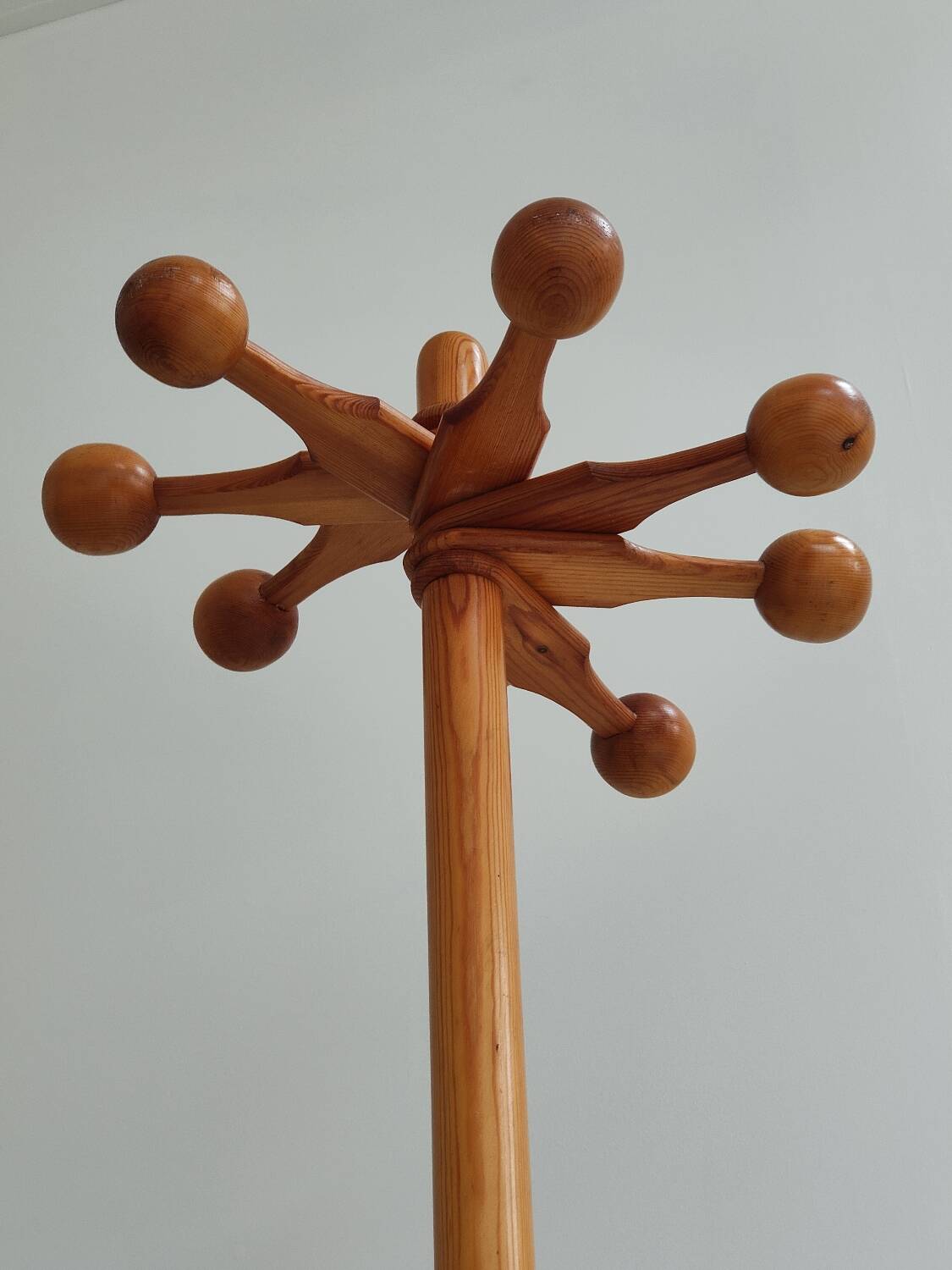 Reiner Daumiller solid pine coat rack