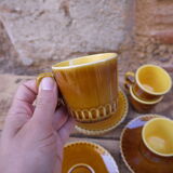Lot de cinq tasses et soucoupes Digoin