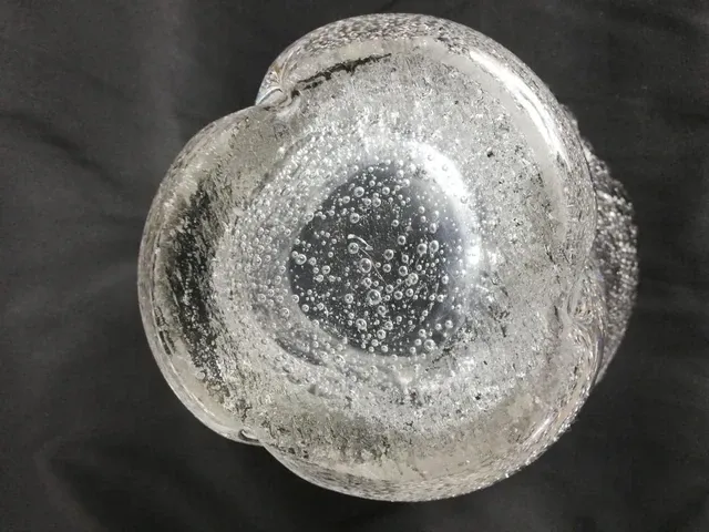 Vase en verre bullé Daum