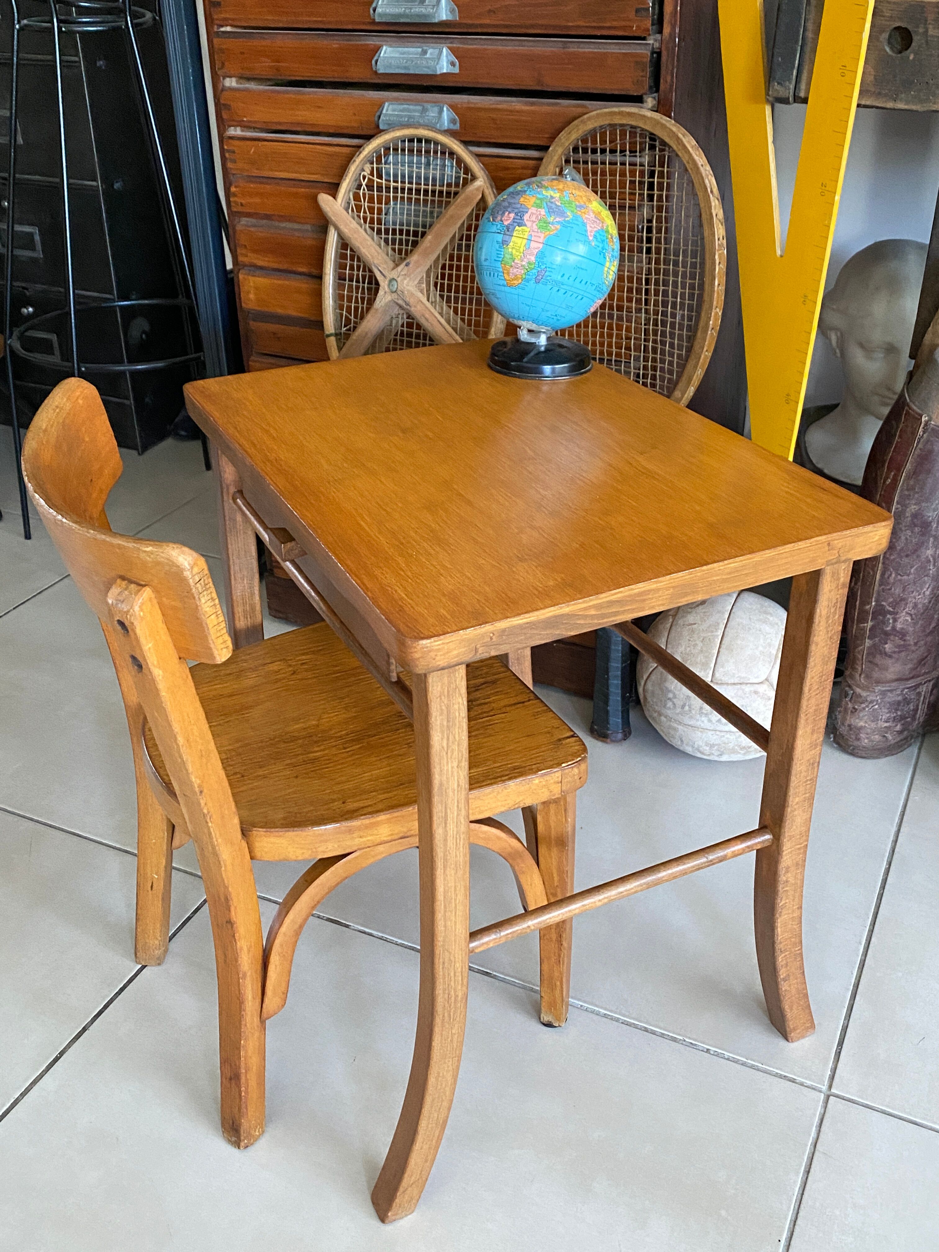 Ensemble bureau et chaise enfant Baumann