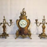 Violin clock and its Louis XV candlesticks