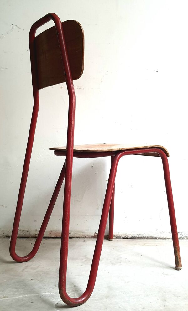 Rare paire de chaises en métal tubulaire rouge et bois  Vintage 1960