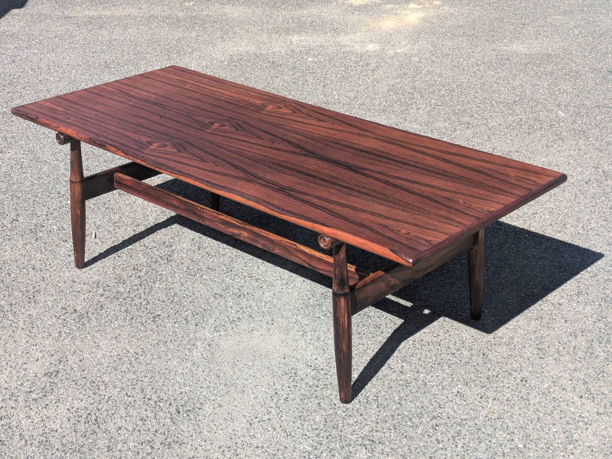 Table basse vintage en palissandre – style scandinave années 60