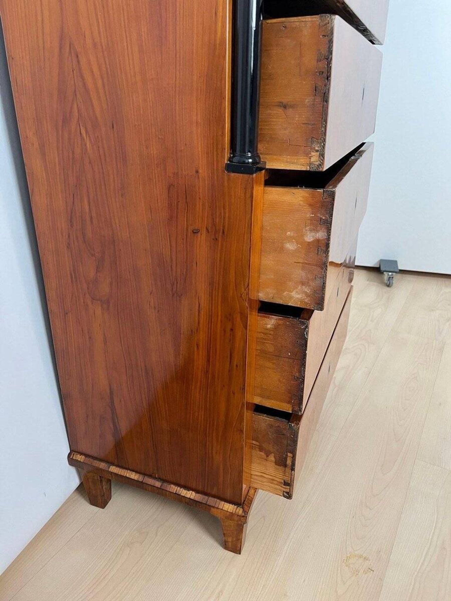 Biedermeier Chiffonier in Cherry Veneer, South Germany, 1830s
