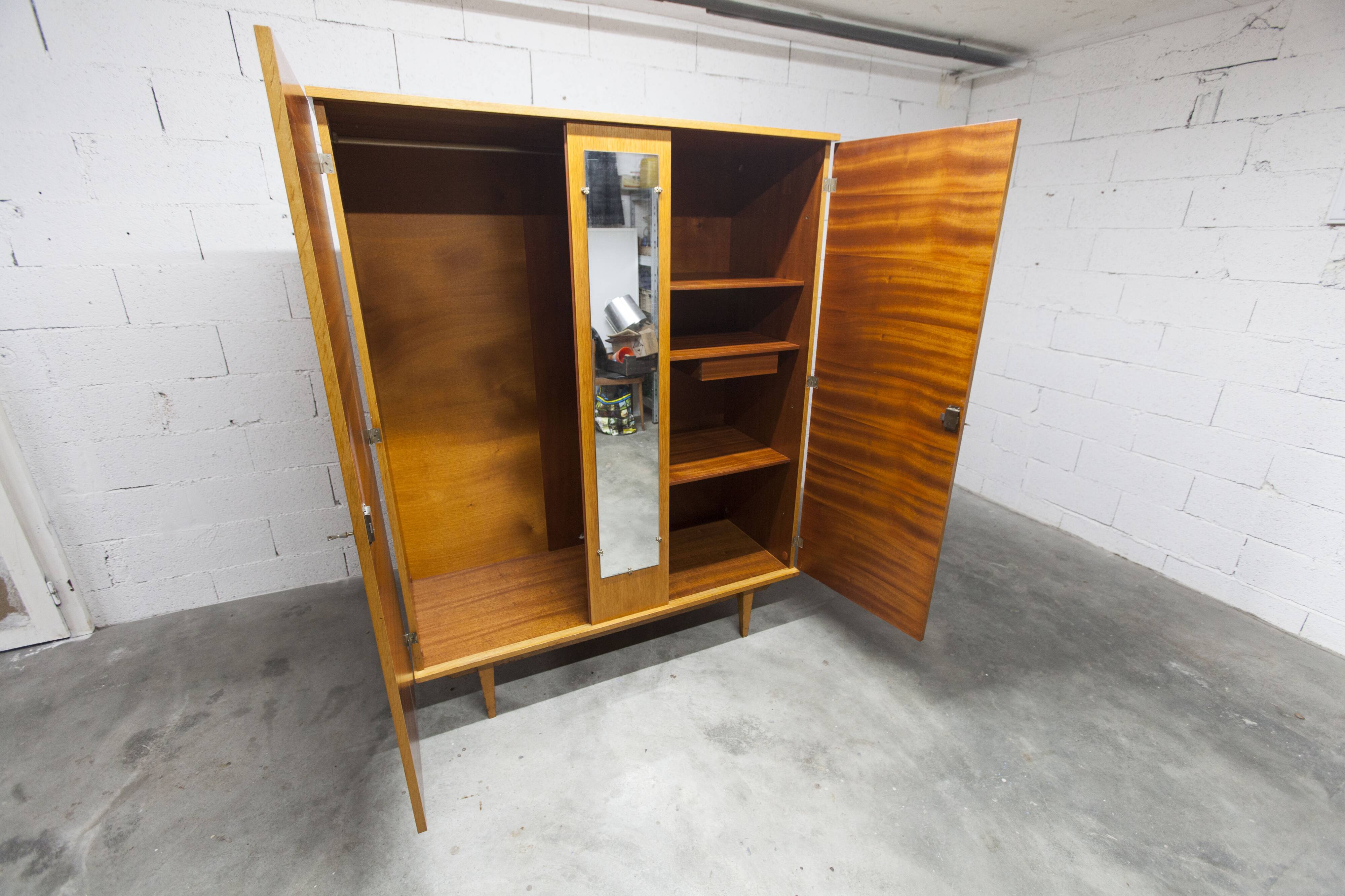 1970 Scandinavian wardrobe with shelves and mirror, 21x126, 2 doors.