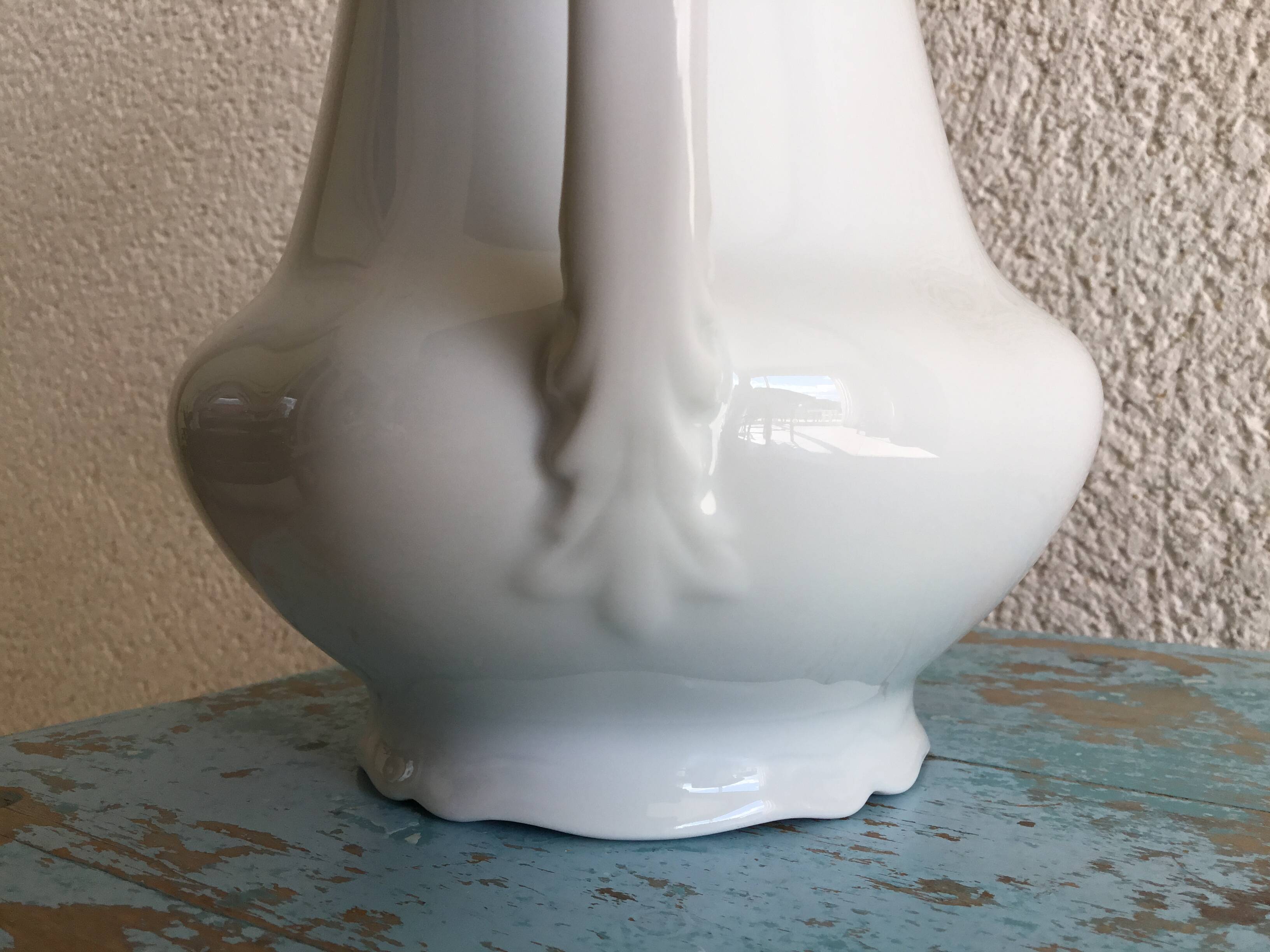 White coffee or teapot