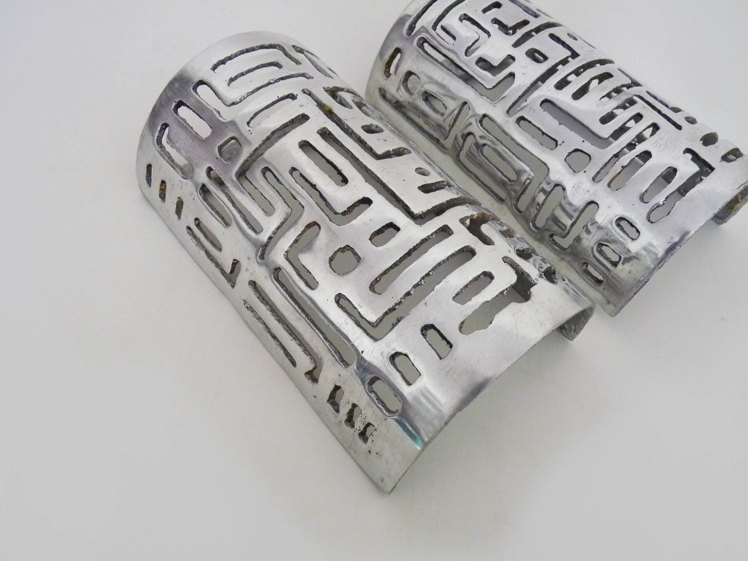 Pair of vintage aluminium wall lights from the 90s.