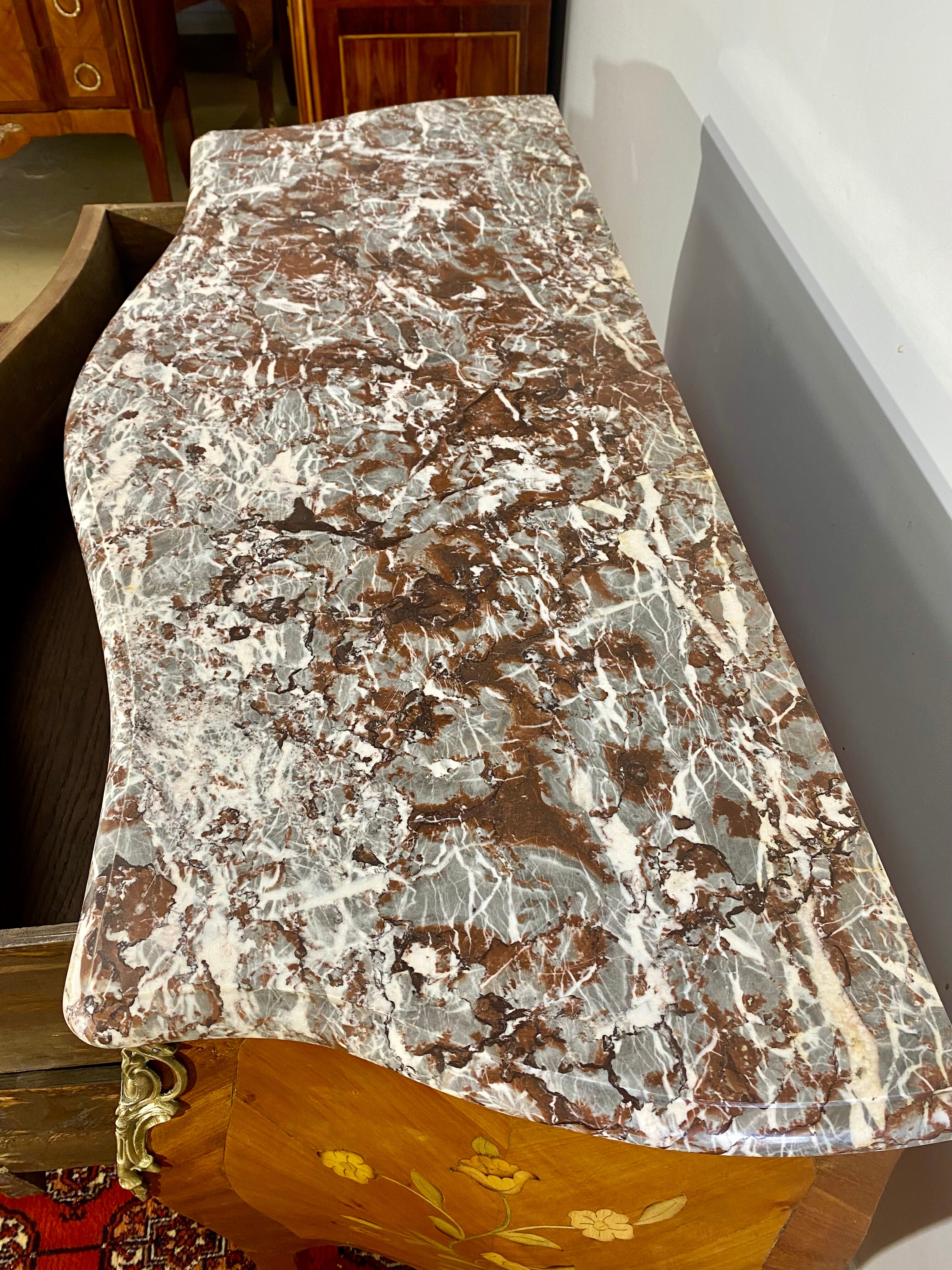 Chest of drawers Frying pan with floral decoration Louis XV style