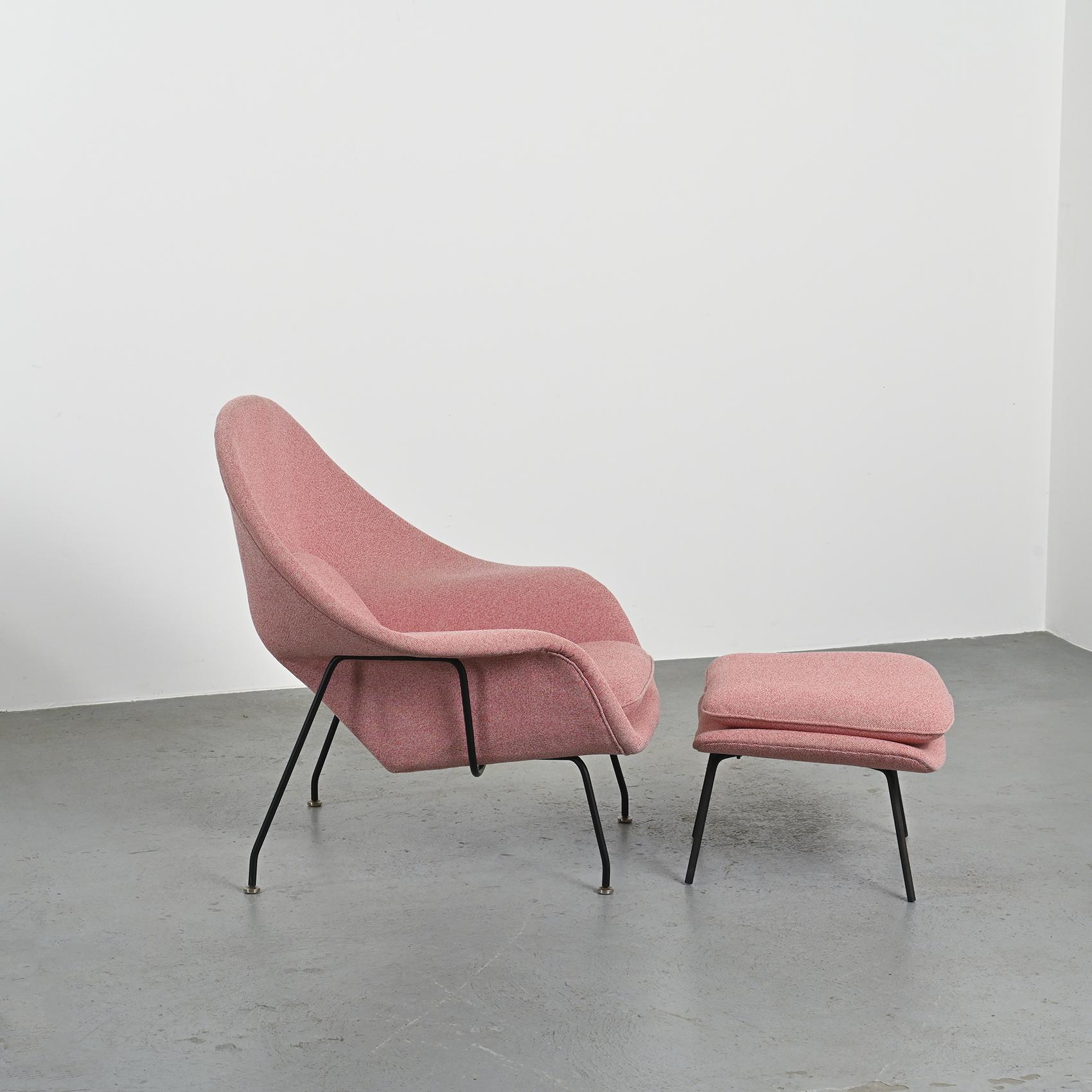 Womb Chair 1st edition by Eero Saarinen, Knoll circa 1948.