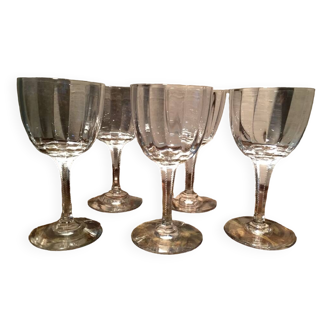 Suite de 5 verres a liqueur a pied en cristal a facettes pieds perles