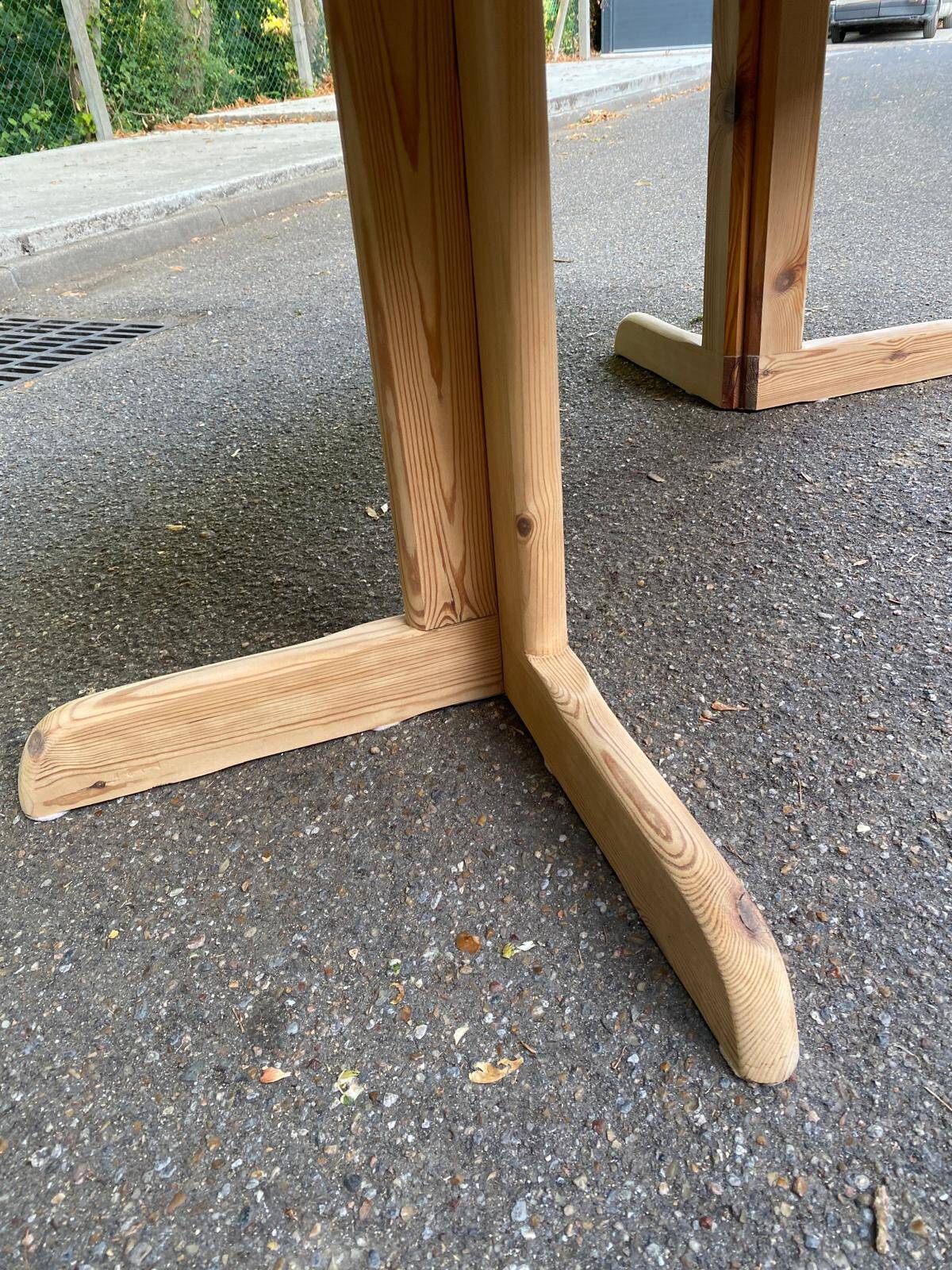 Table à manger ronde décapée extensible Rainer Daumiller Hirtshals Sawaerk