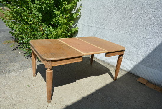 Table for dining with extension