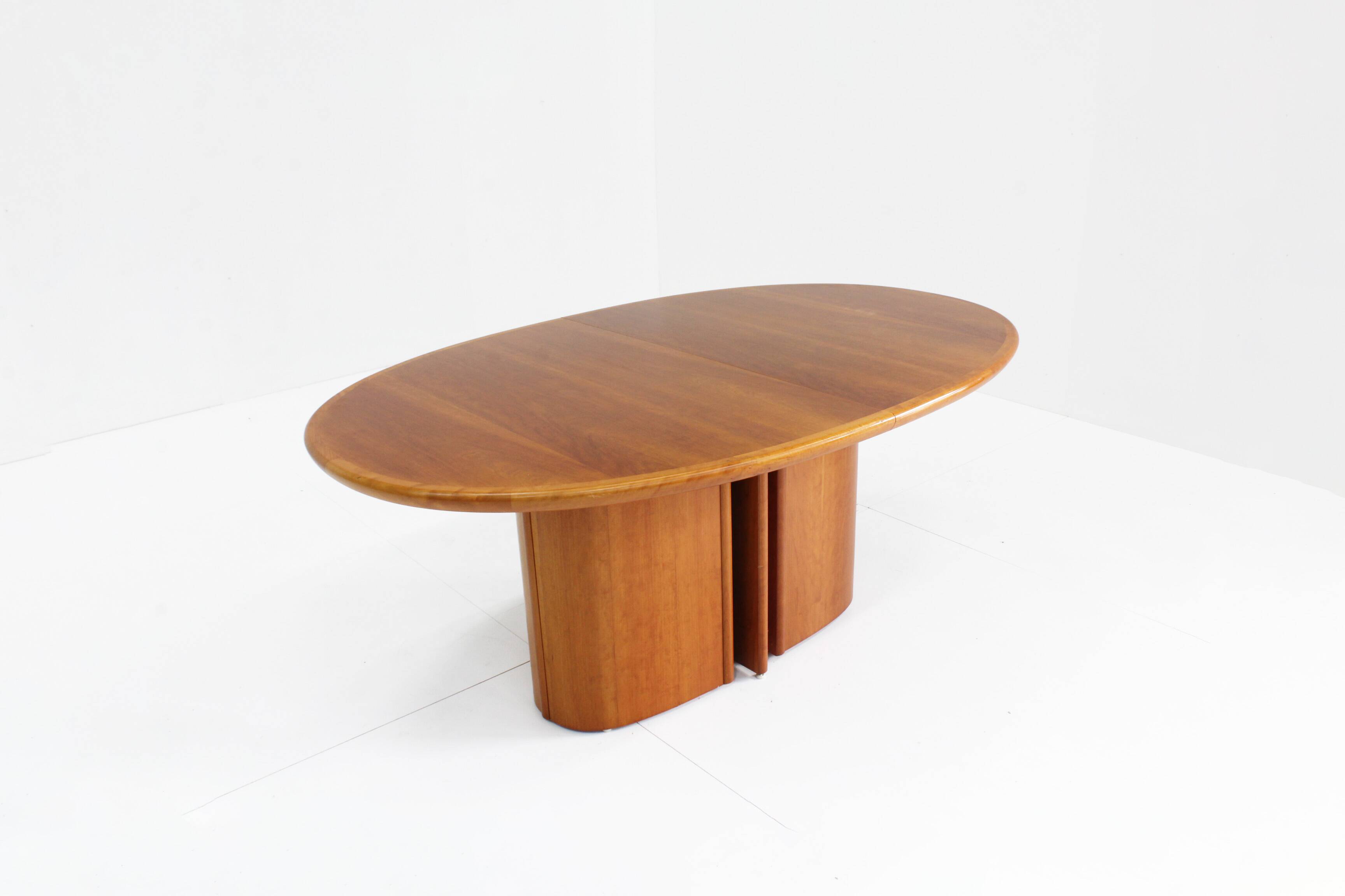 Skovby Danish extendable danish dining table