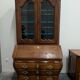 Bureau scriban en tombeau à vitrine, orme massif, XVIIIe
