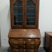 Bureau scriban en tombeau à vitrine, orme massif, XVIIIe