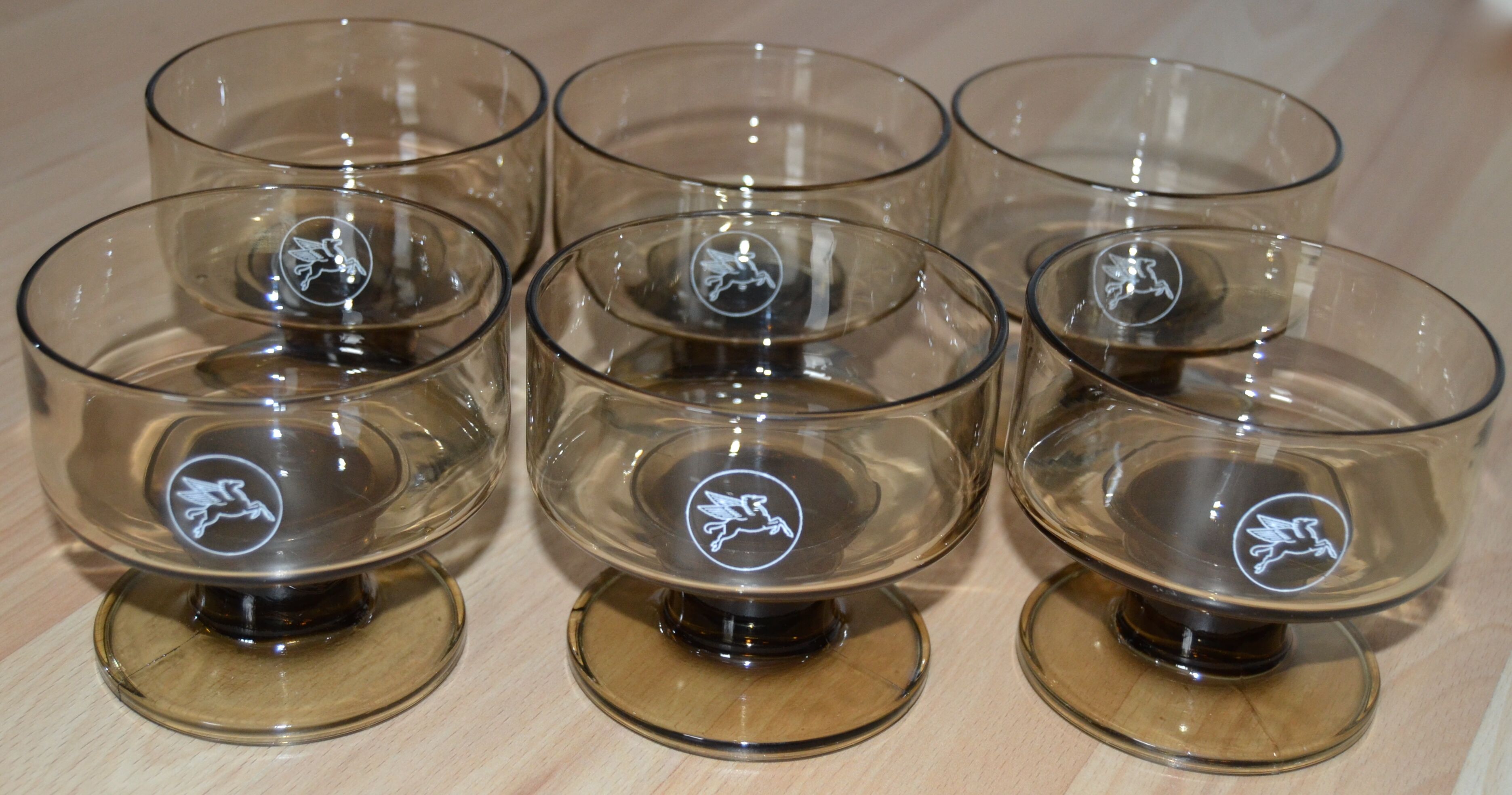 Set of 6 glasses Pegasus smoked black feet - 70s