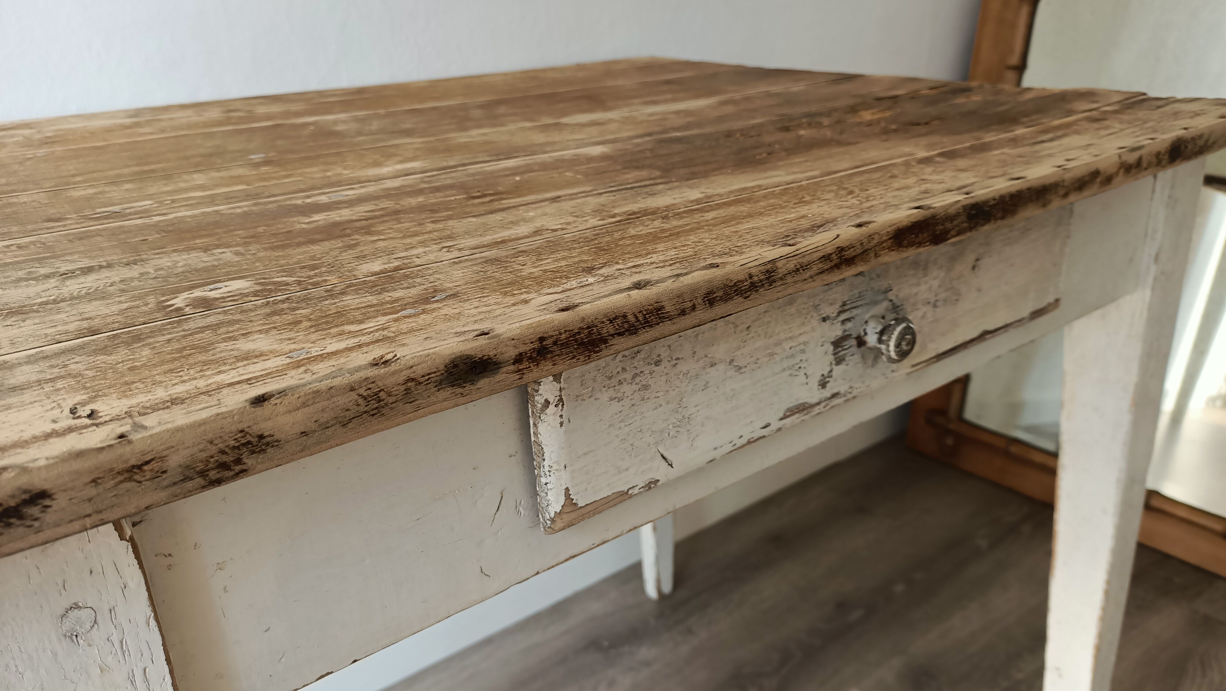 Table bois patiné 1 tiroir