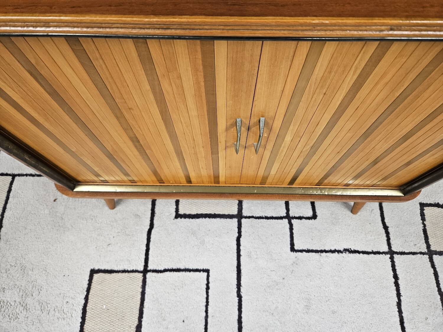Low sideboard in teak veneer 1960"
