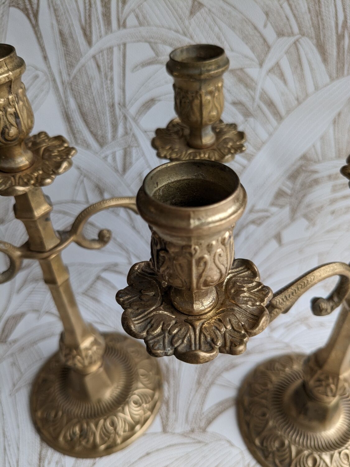 Chandeliers en bronze style Louis XVI