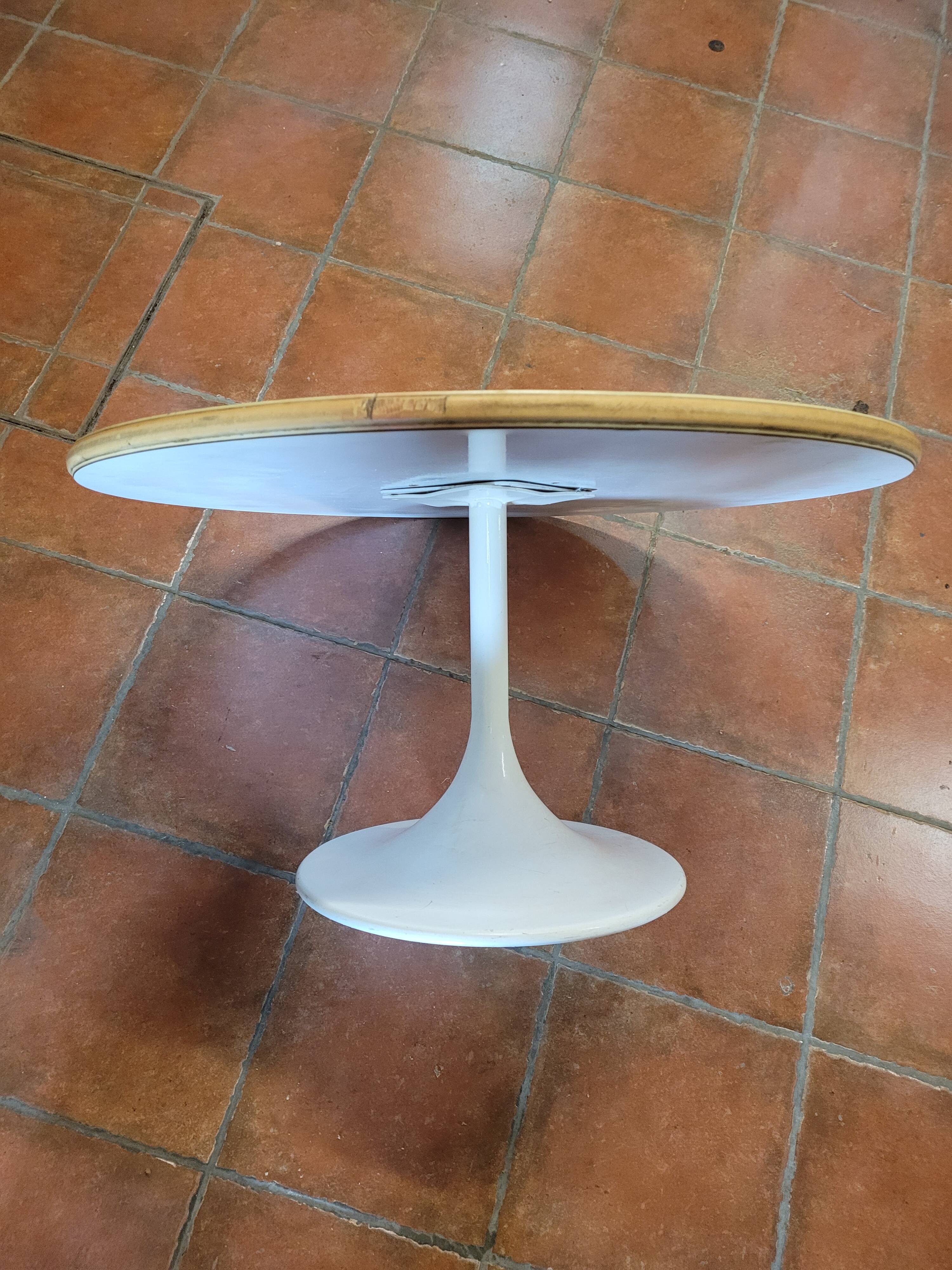 Tulip foot coffee table